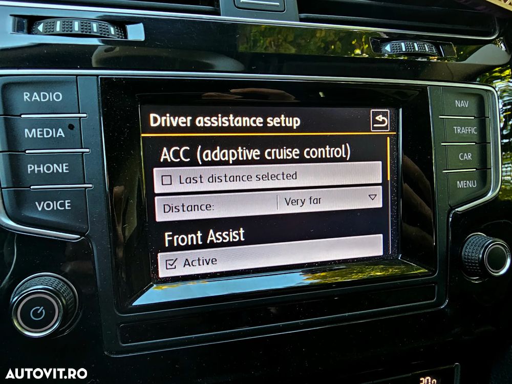 Volkswagen Golf 2.0 TDI DSG Highline - 36