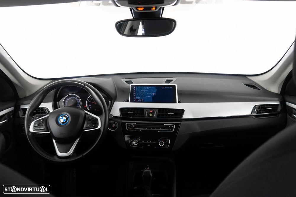 BMW X1 25 e xDrive Corporate Edition - 27