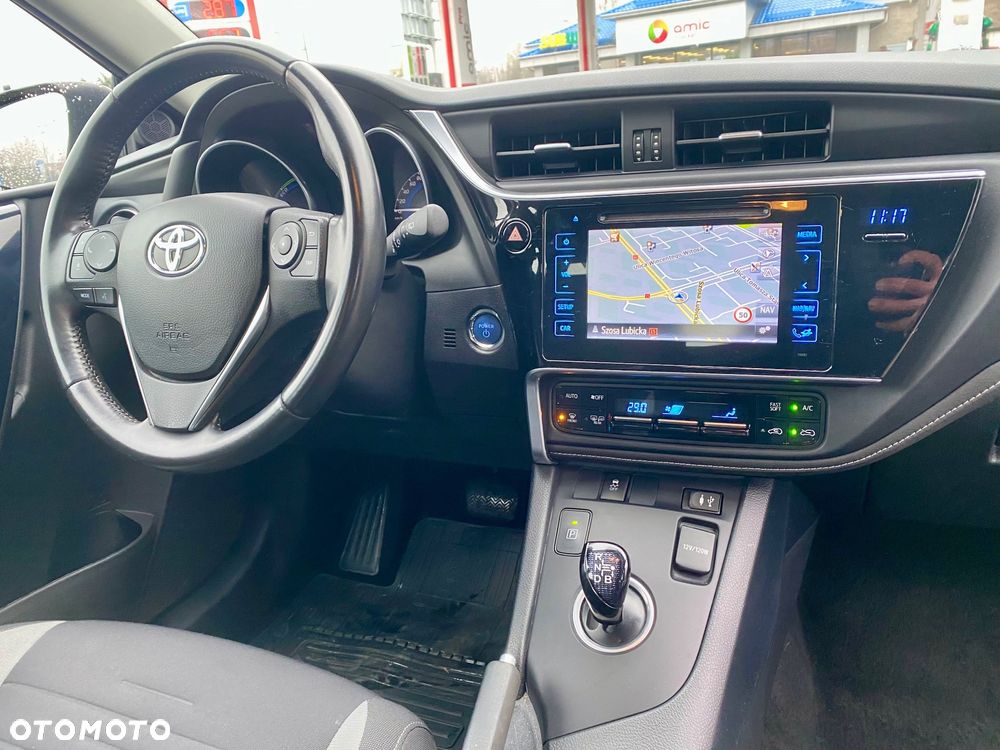 Toyota Auris - 11