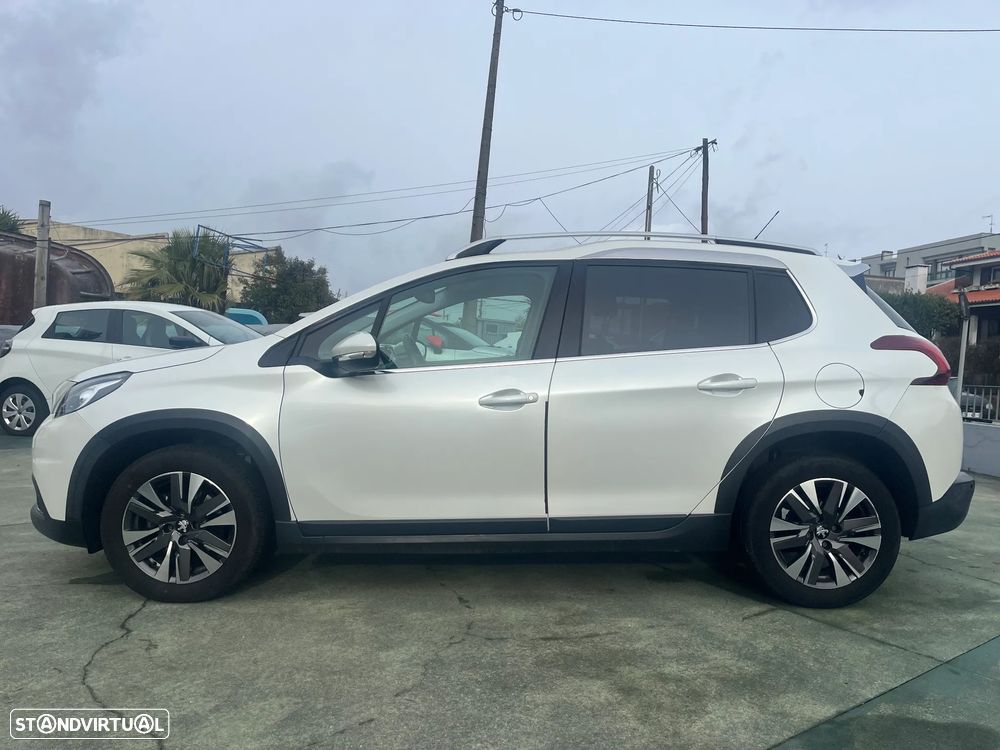 Peugeot 2008 PureTech 130 Stop&Start EAT6 Signature - 4