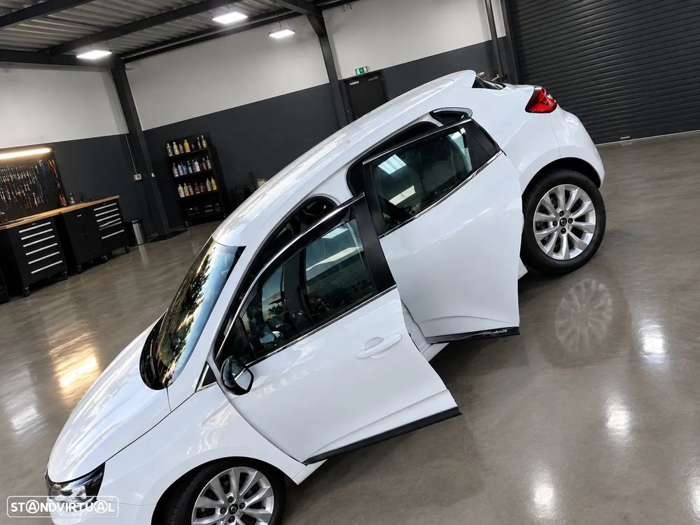 Renault Clio 2021 photo 2