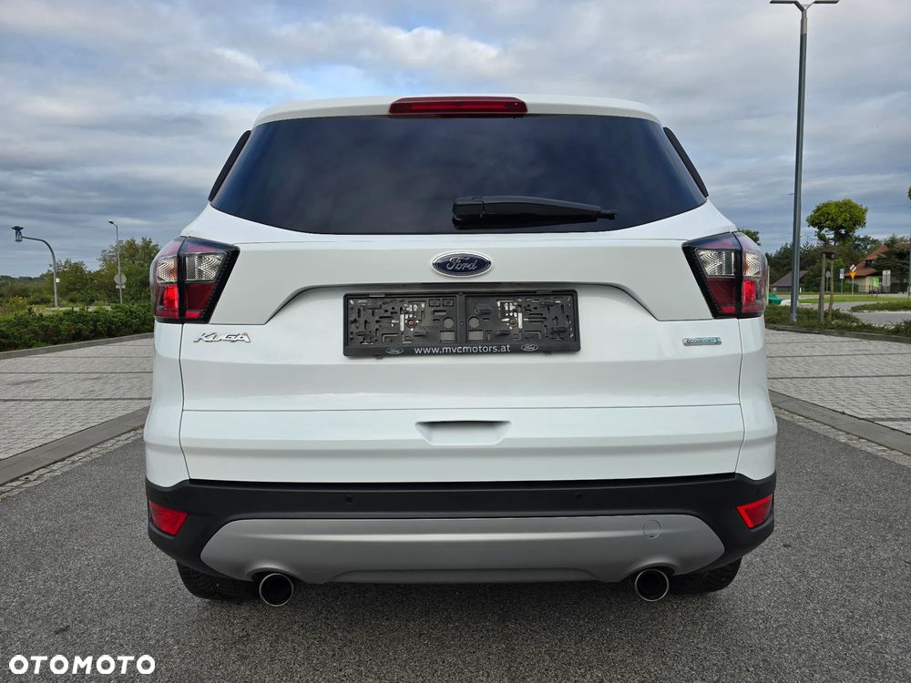 Ford Kuga 1.5 EcoBoost 2x4 Titanium - 40