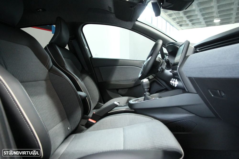 Renault Clio 1.0 TCe Techno Bi-Fuel - 8