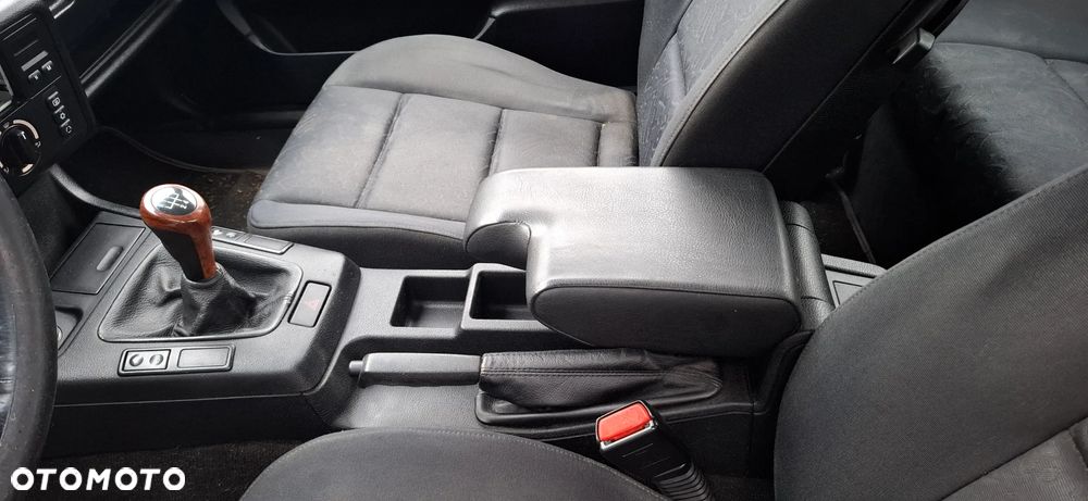 BMW E36 318 Compact na części - 2