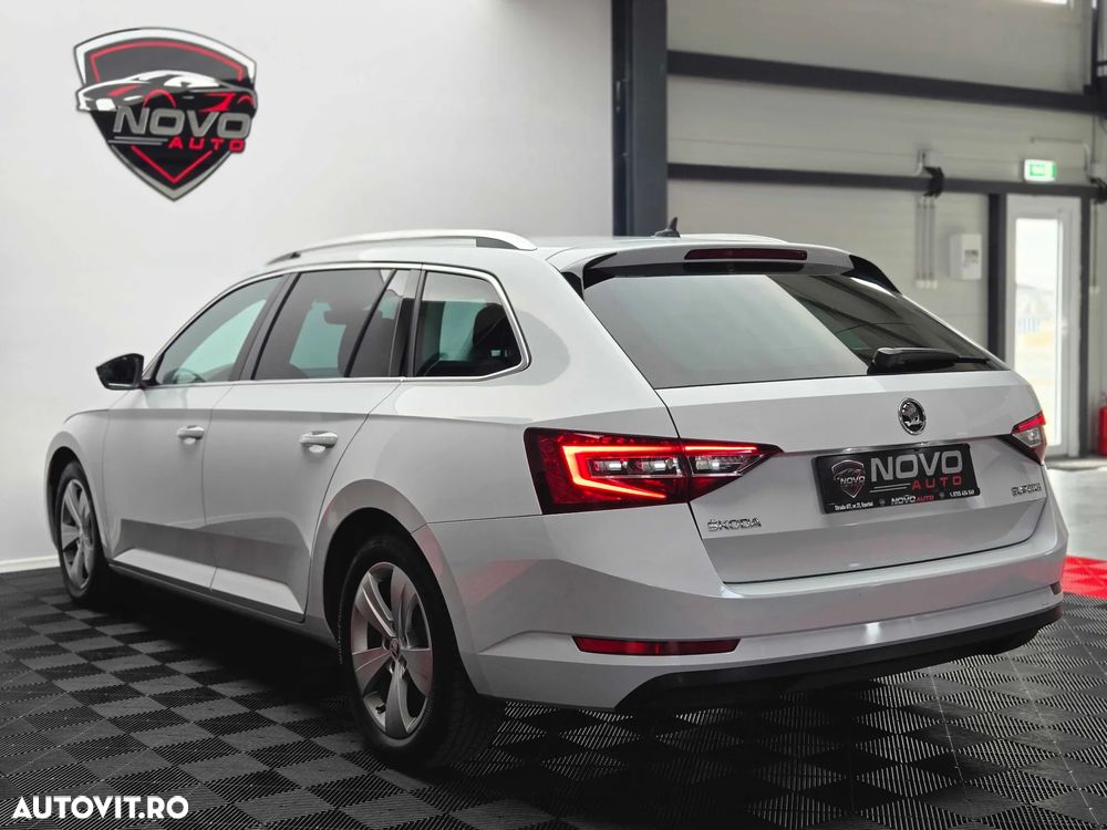 Skoda Superb 2.0 TDI DSG Style - 4