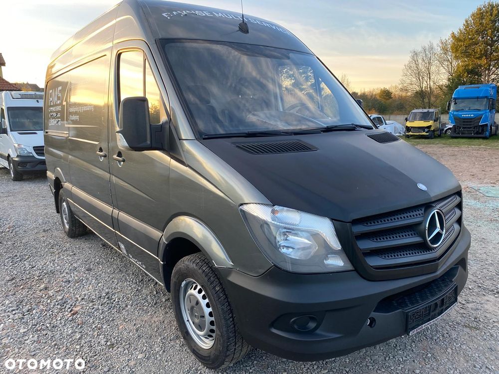 Mercedes-Benz Sprinter - 1