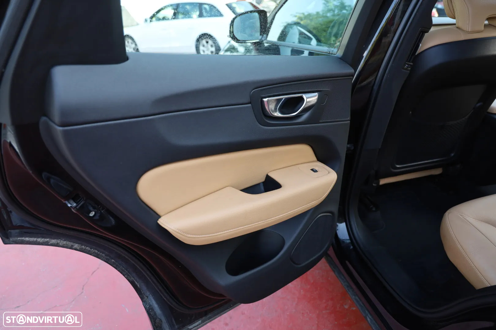 Volvo XC 60 2.0 D3 Momentum Plus - 8