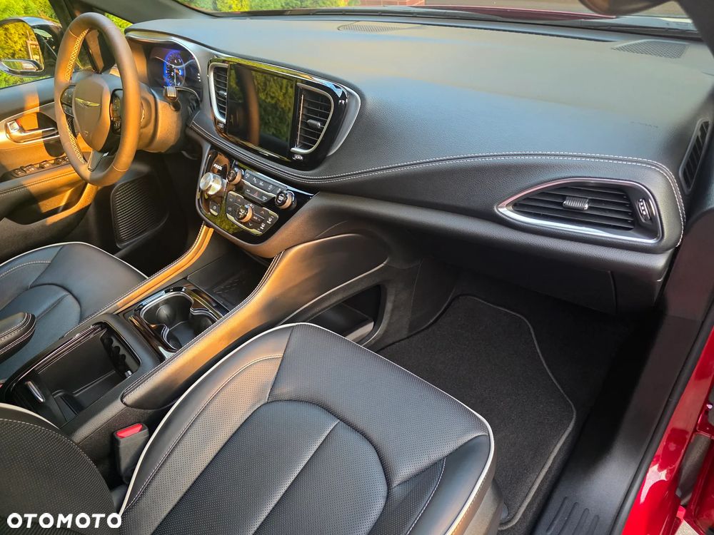 Chrysler Pacifica - 18