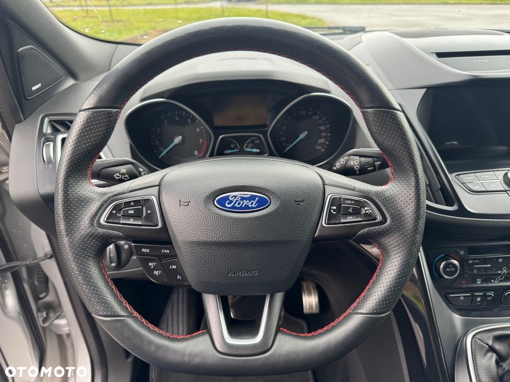 Ford Kuga 1.5 EcoBoost 2x4 ST-Line - 21