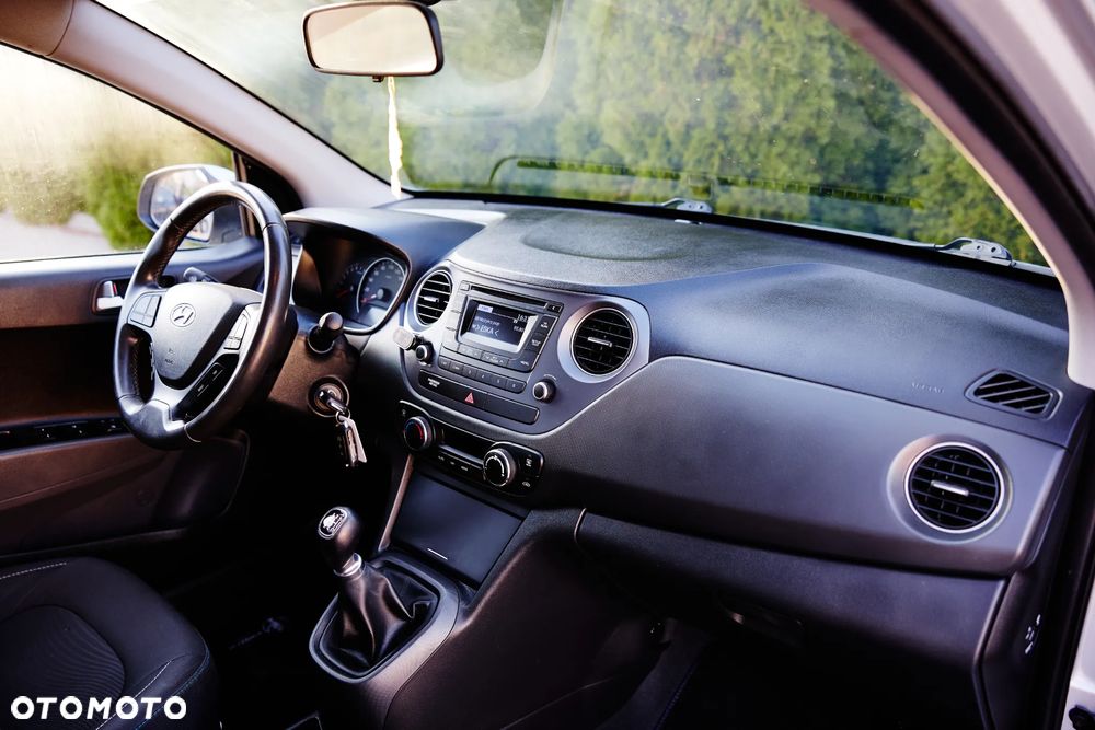 Hyundai i10 1.2 Fifa World Cup Edition - 26