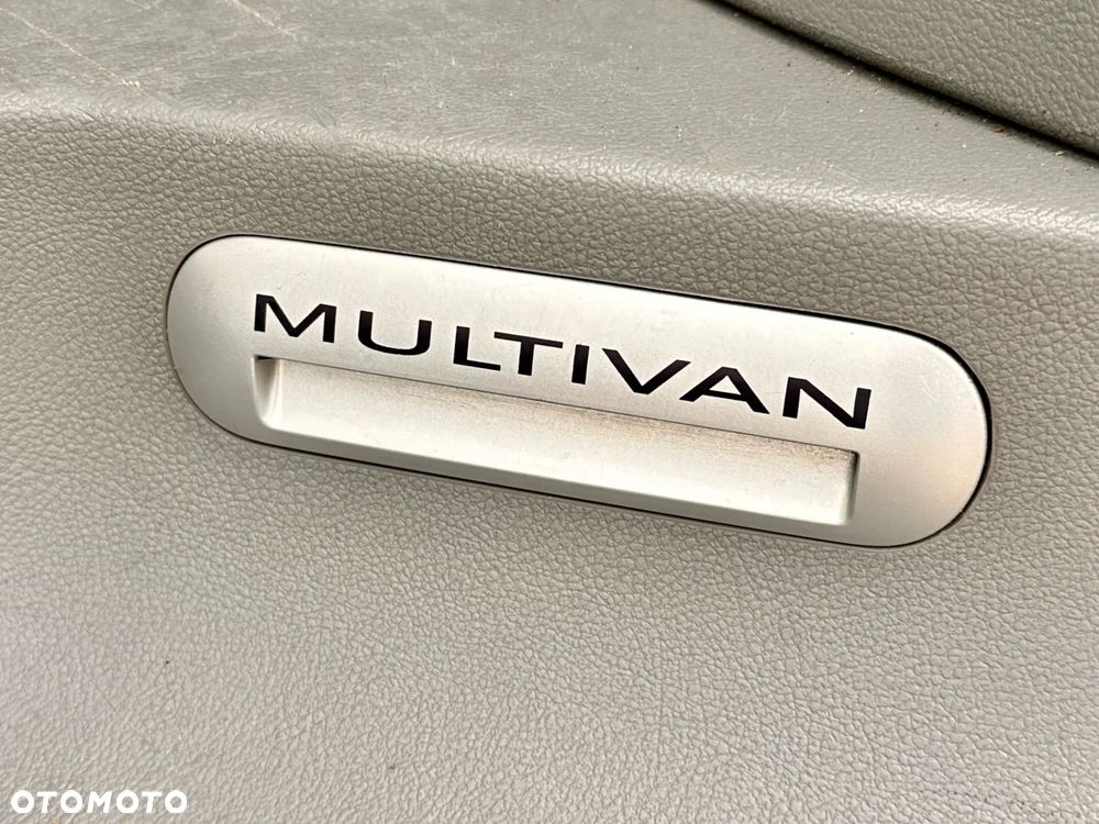 Volkswagen Multivan - 33
