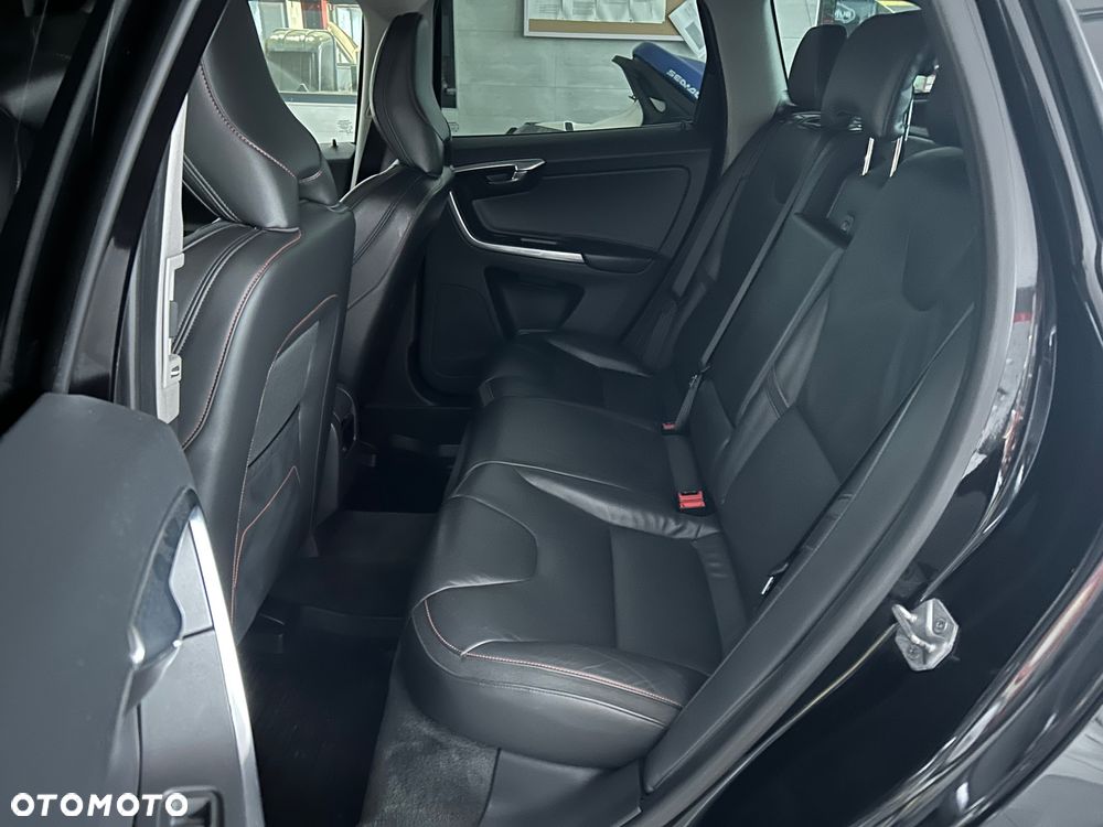 Volvo XC 60 D3 Drive-E R-Design Kinetic - 18