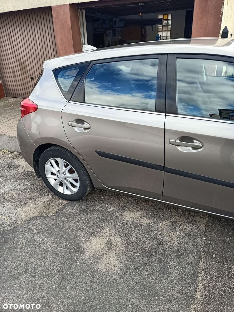 Toyota Auris 1.33 Dual-VVT-i START Edition - 17