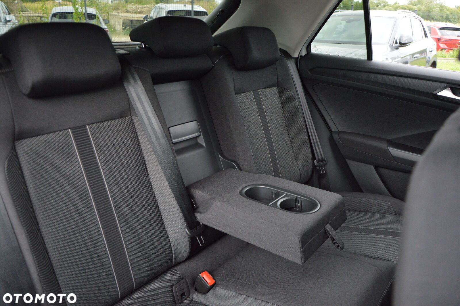 Volkswagen T-Roc - 19