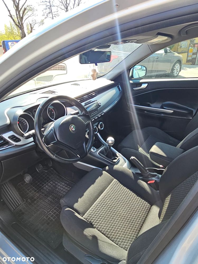 Alfa Romeo Giulietta 1.6 JTDM 16V - 18
