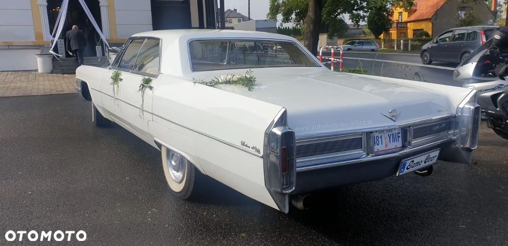 Cadillac Deville - 26