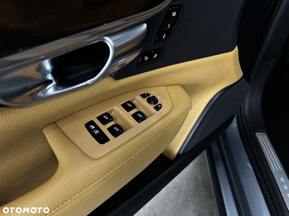 Volvo S90 T5 Momentum - 16