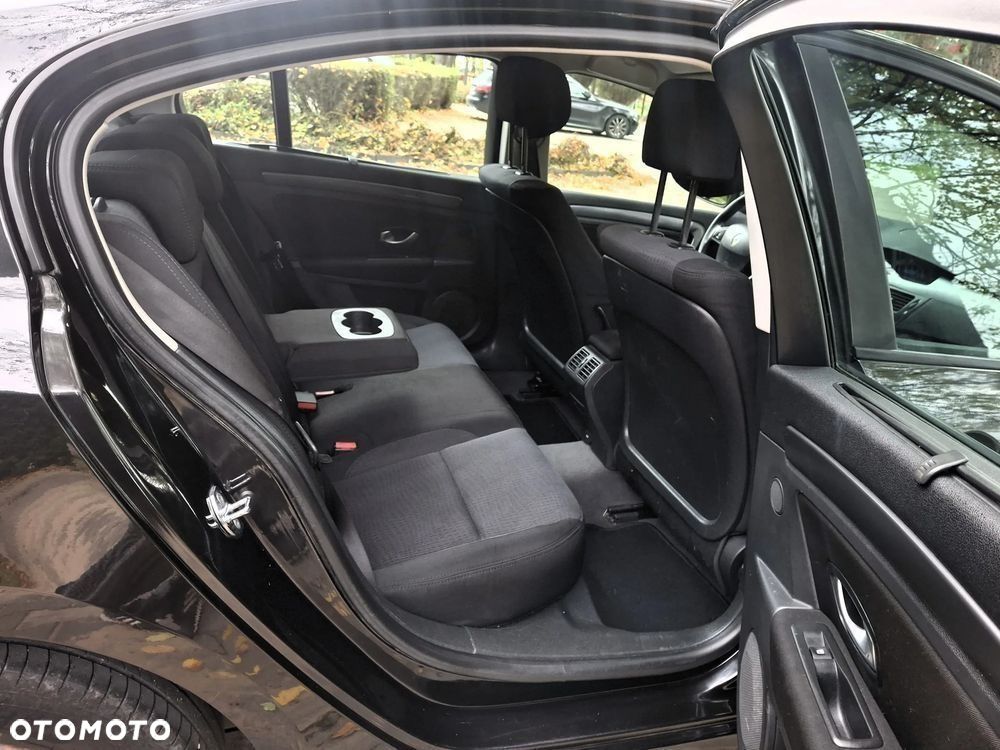 Renault Laguna 1.6 16V Emotion - 8