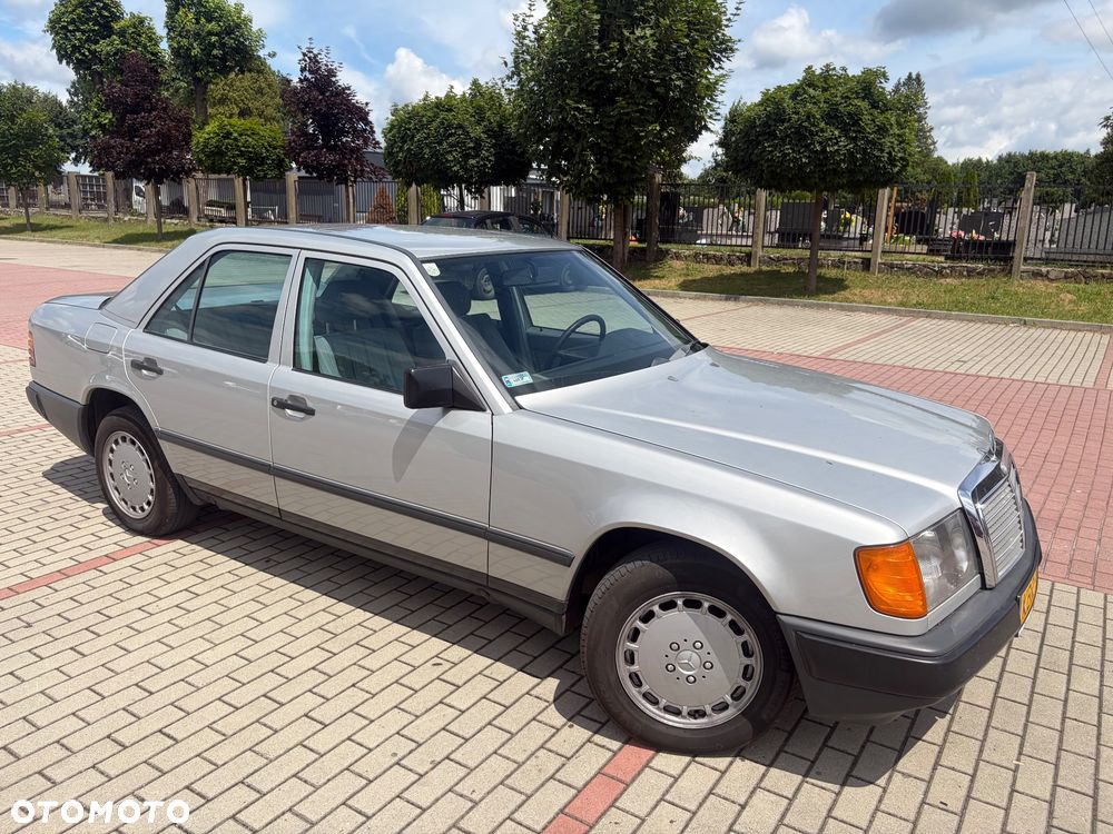 Mercedes-Benz W124 (1984-1993) - 11