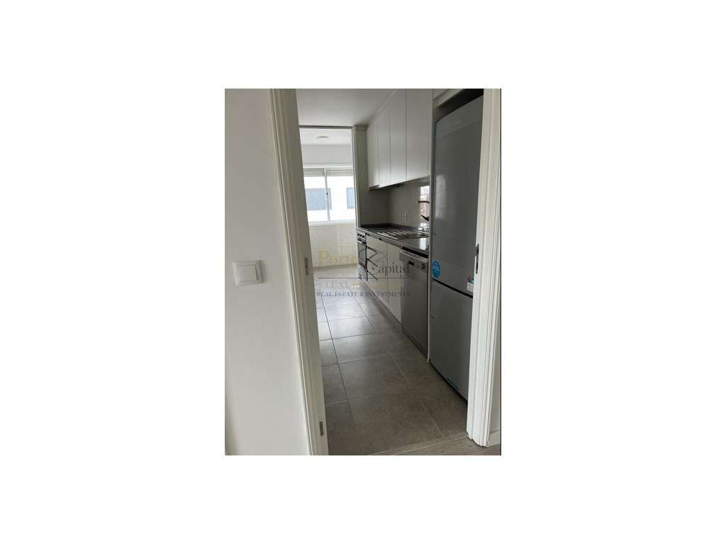 EXCELENTE APARTAMENTO T2, COM COZINHA EQUIPADA, VARANDA, LUGAR DE G... - Grande imagem: 5/22