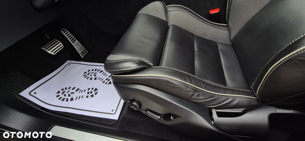 Volvo XC 60 T5 AWD R-Design - 13