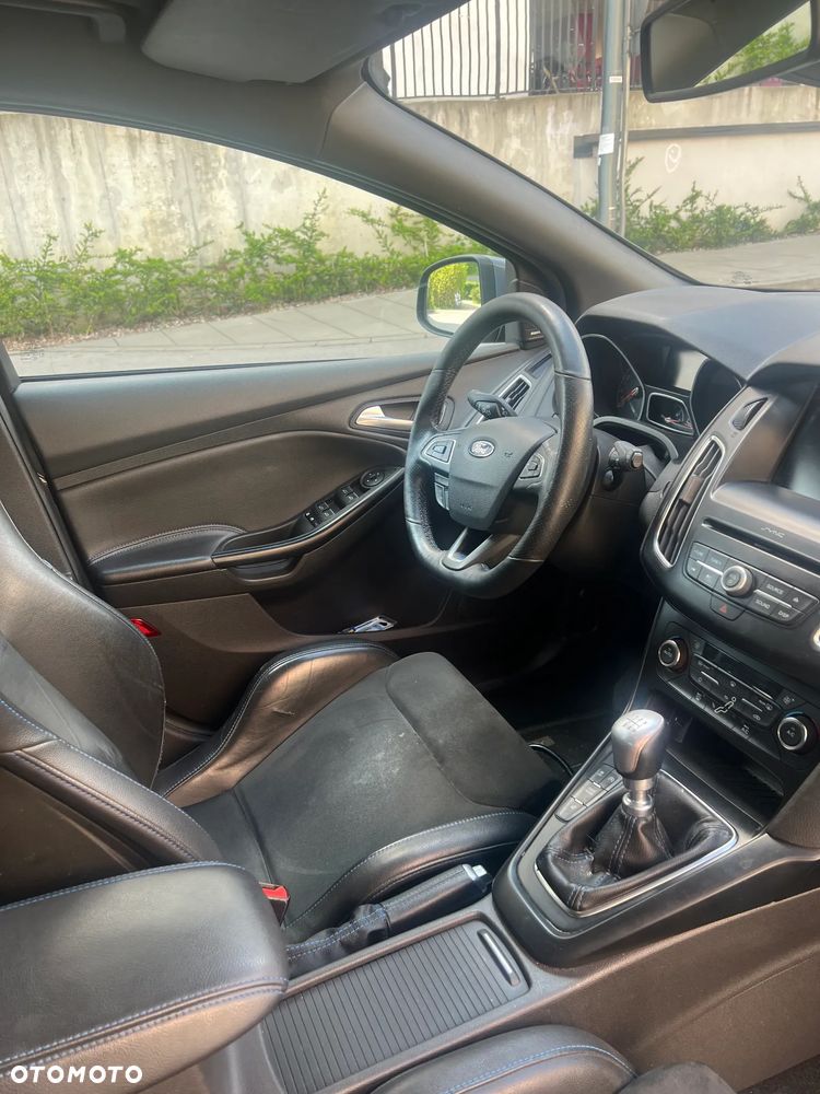 Ford Focus 2.3 EcoBoost RS - 8