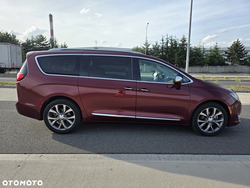 Chrysler Pacifica - 9