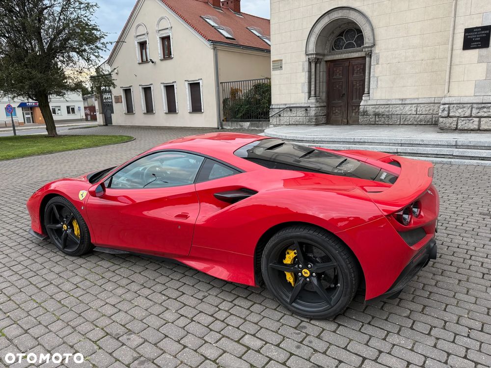 Ferrari F8 Tributo - 7