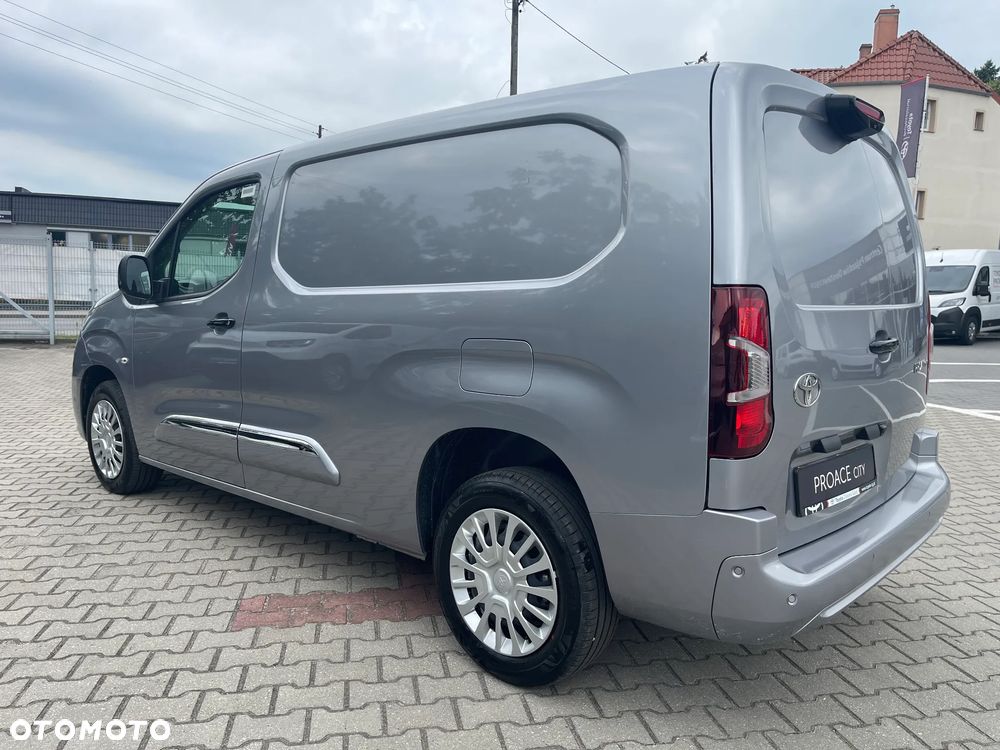 Toyota Proace City - 7