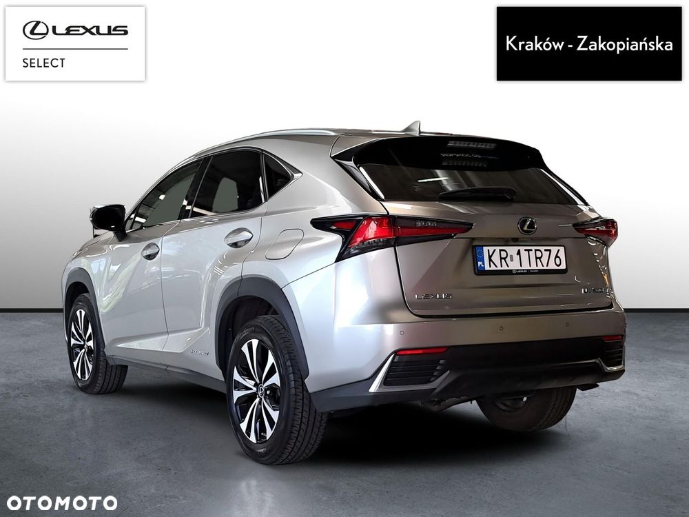 Lexus NX 300h F Impression AWD - 8