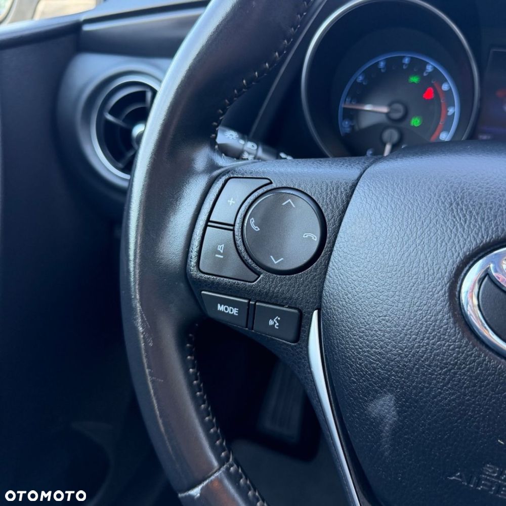 Toyota Auris - 18