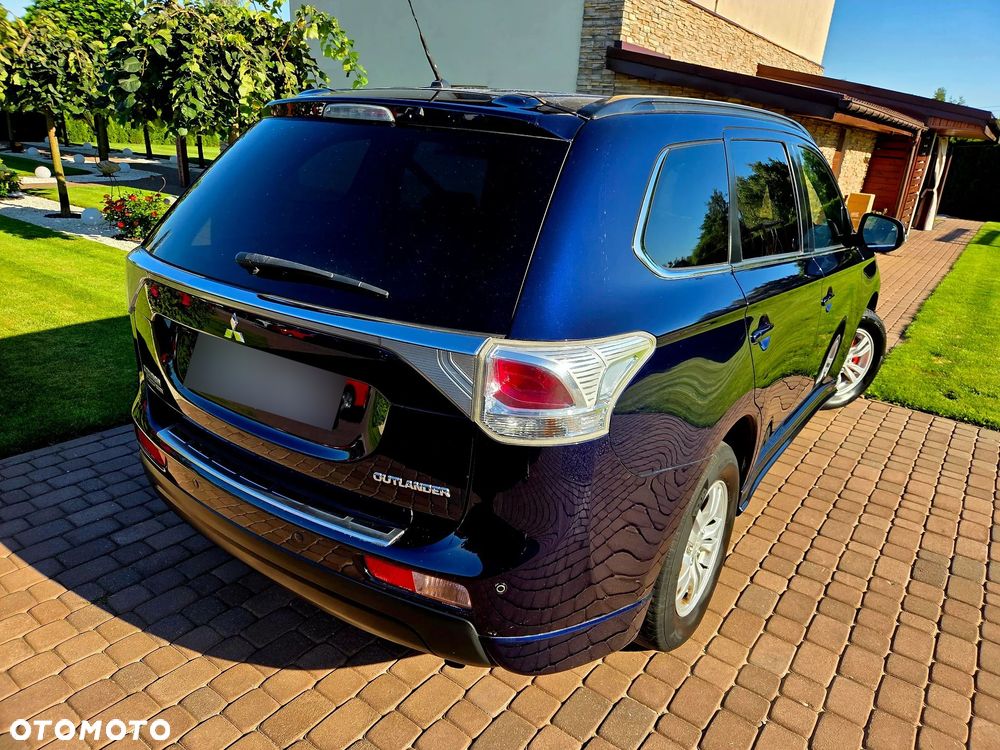 Mitsubishi Outlander - 4