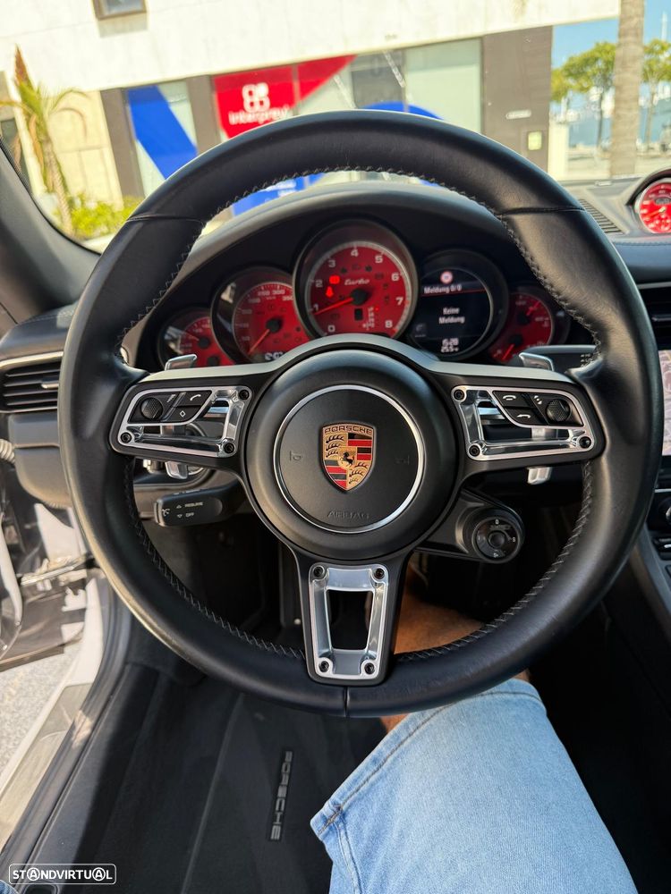 Porsche 911 (991) Turbo Cabriolet - 12