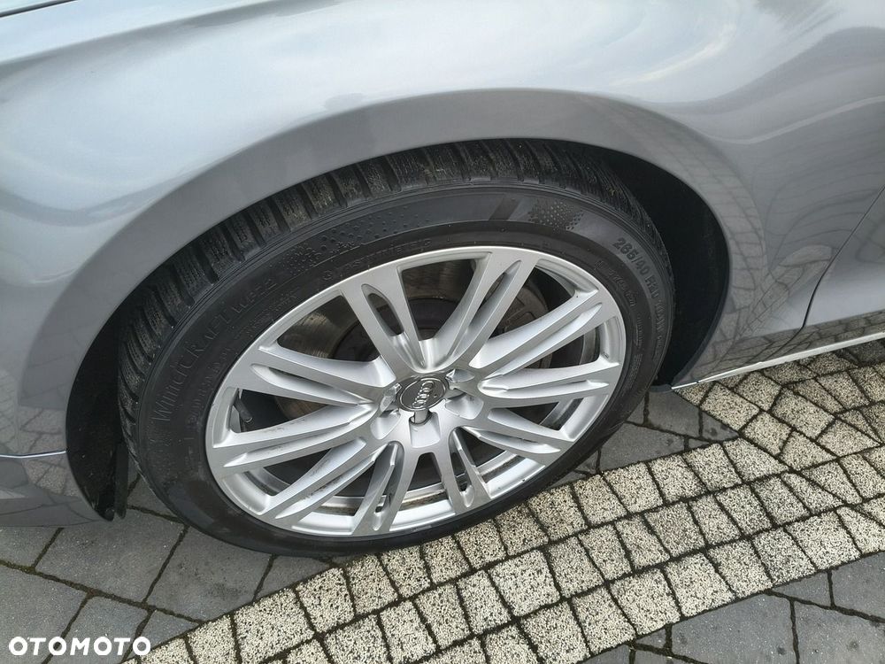 Audi A8 - 6