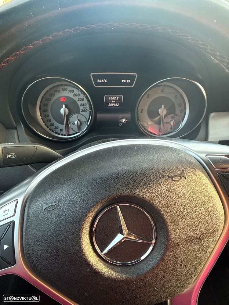 Mercedes-Benz CLA 220 CDI 7G-DCT AMG Line - 3