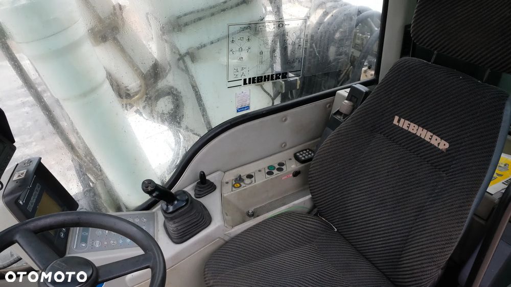 Liebherr 900C - 10