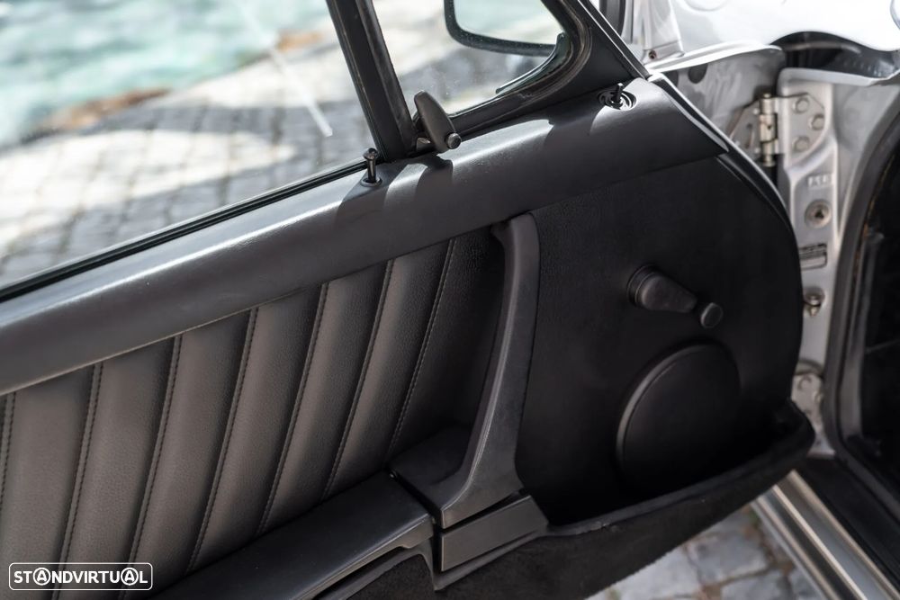 Porsche 911 Série G - 24