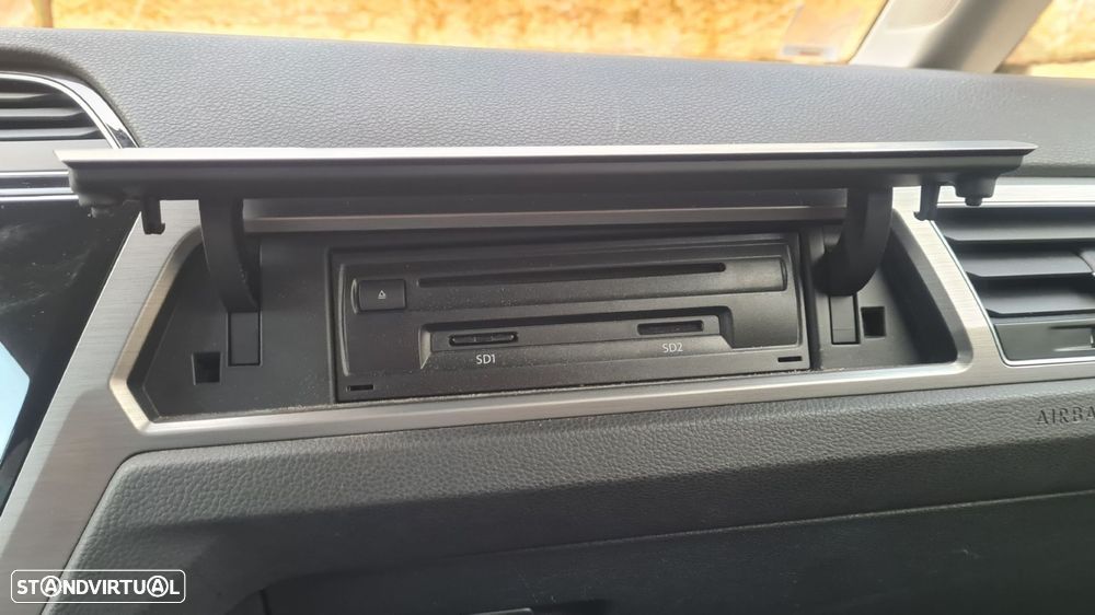 VW Touran 1.6 TDI Confortline DSG - 34