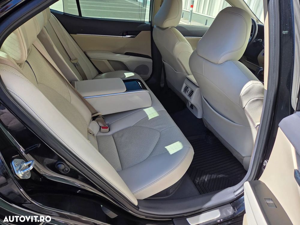 Toyota Camry 2.5 Exclusive - 13