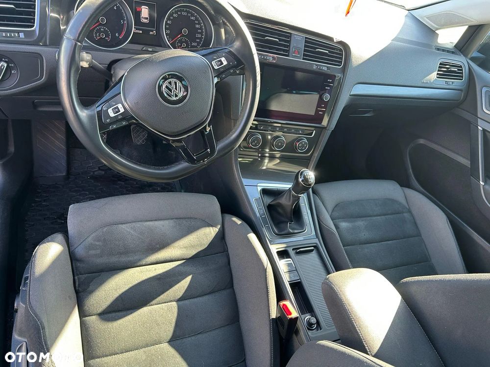 Volkswagen Golf - 5