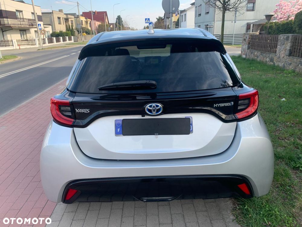 Toyota Yaris Hybrid 100 Selection Platinum - 7