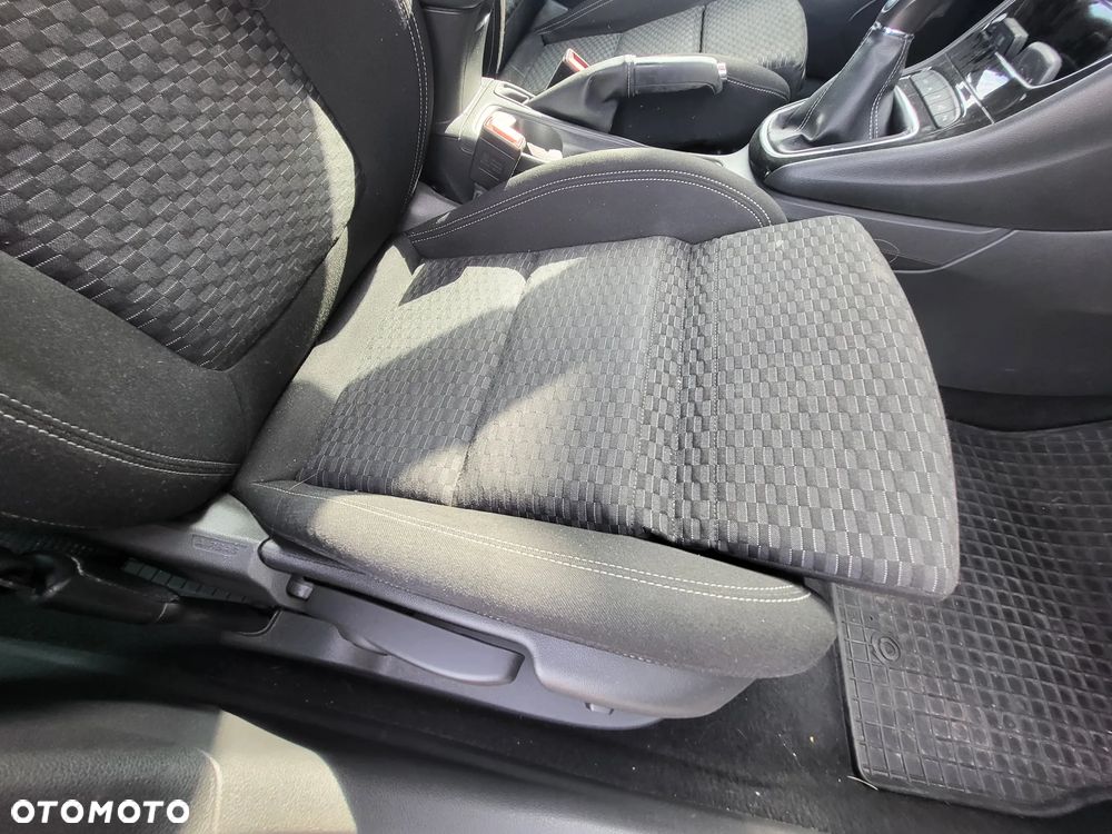 Opel Astra 1.4 T Enjoy - 9