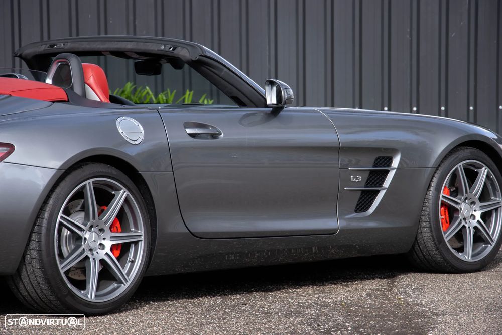 Mercedes-Benz SLS 63 AMG - 18