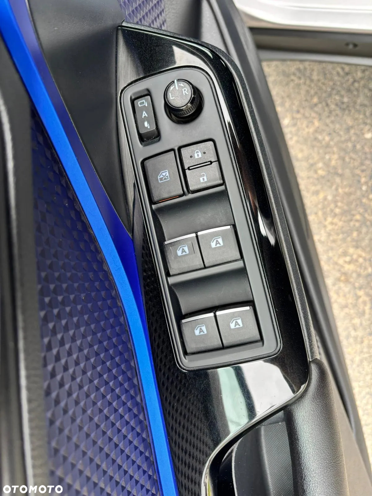 Toyota C-HR 1.8 Hybrid GPF Executive - 30