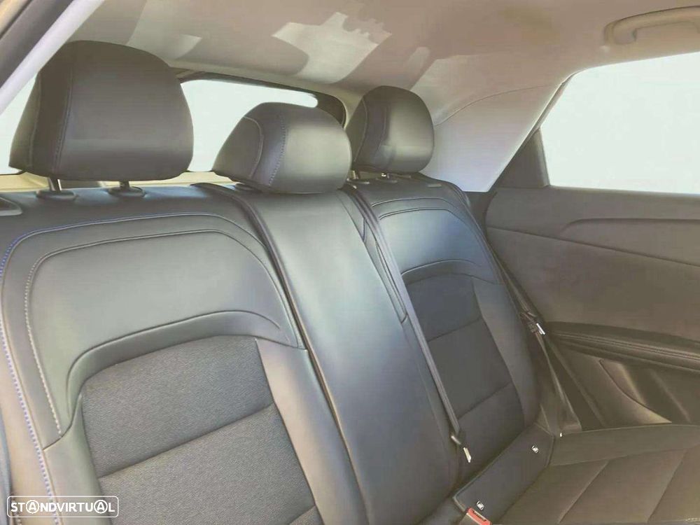 MG MG4 64 kWh Luxury - 16