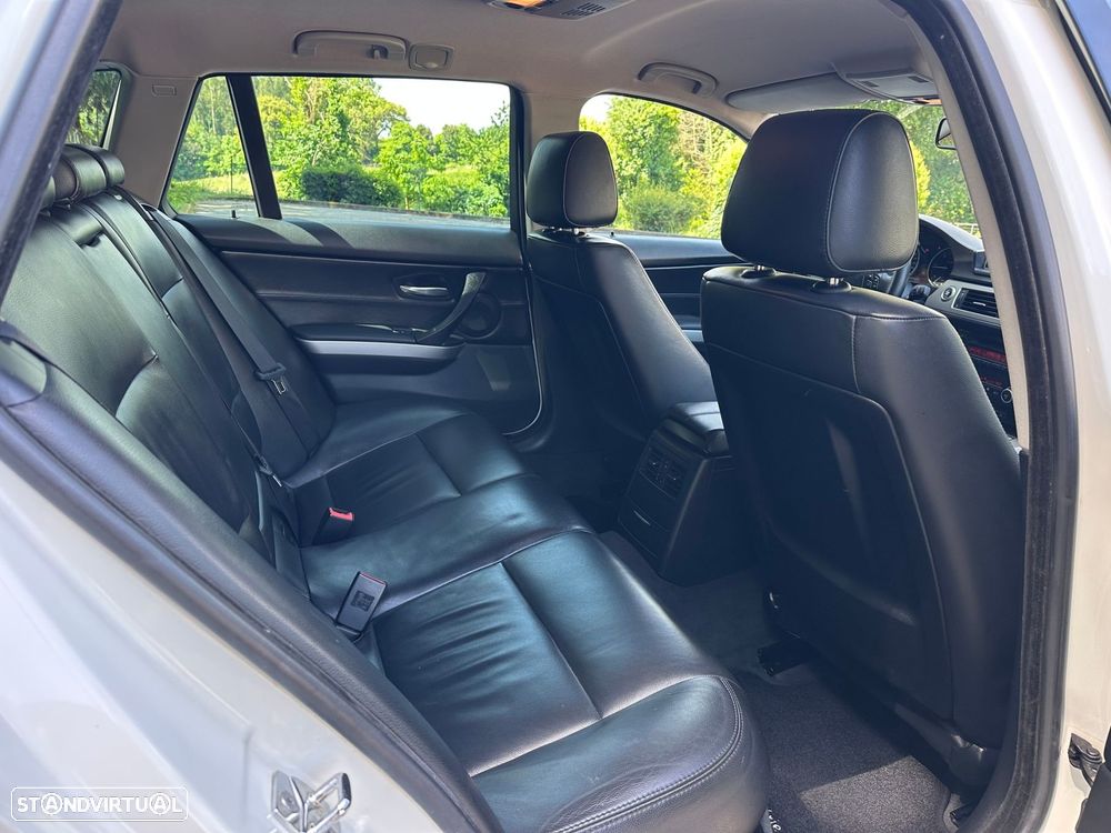 BMW 320 d Sport - 23