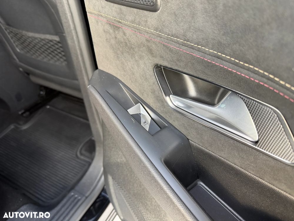 DS Automobiles DS 7 Crossback 1.6 PHeV AWD 300 EAT8 PERFORMANCE LINE + - 31