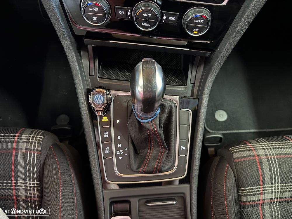 VW Golf 2.0 TSI GTI DSG Performance - 28