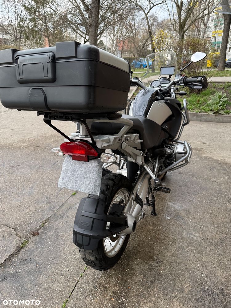 BMW R - 8