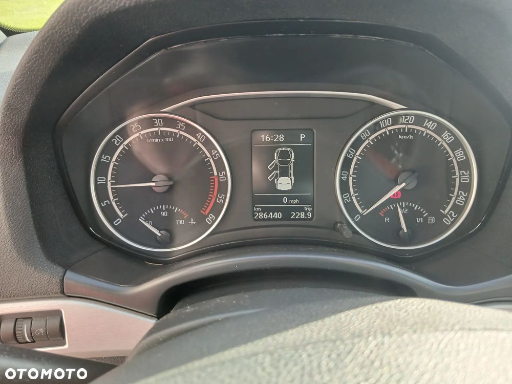 Skoda Octavia 2.0 TDI DPF RS DSG - 32